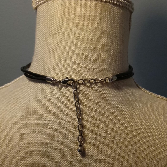 Bundle of five chokers - Picture 4 of 10